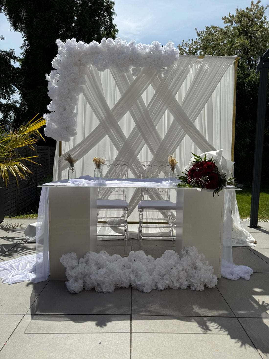 Weiße Kirschblüten – Elegante Kunstblumen (Maße 1m x 0,40m)