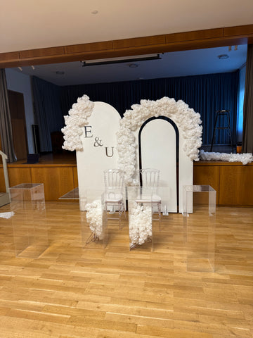 Plexiglas Tisch und 2x Säulen - Elegant & Modern